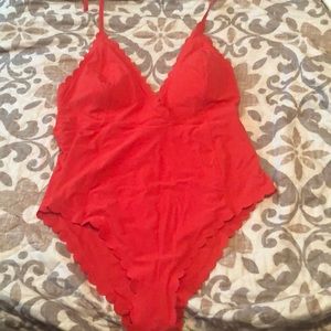 Red 1-piece scalloped-edge swimsuit from H&M